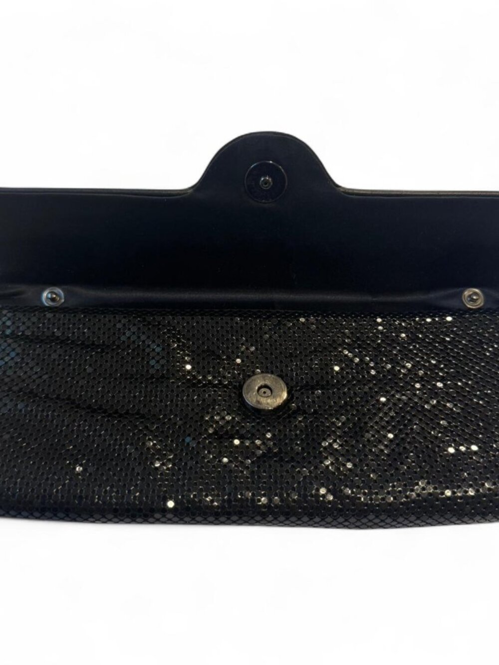 Black sequin/chainmail clutch with red lips - Picture 4 of 7